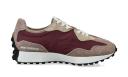 New Balance 327 Sneakers in Beige and terracotta-Neutral