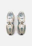 New Balance 327 Sneakers in Grey and Light Blue