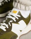 New Balance 327 Sneakers in khaki-Grey