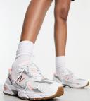 New Balance 530 Sneakers in White & Pink - Exclusive to ASOS