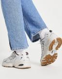 New Balance 530 Trainers in White and Burgundy - Exclusive to ASOS