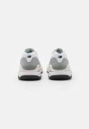 New Balance 5740 Sneakers in Grey Multi