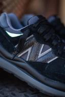 New Balance 5740 Wonderland Pack - Size 8 - Black/Green Glow