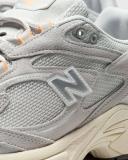 New Balance 725