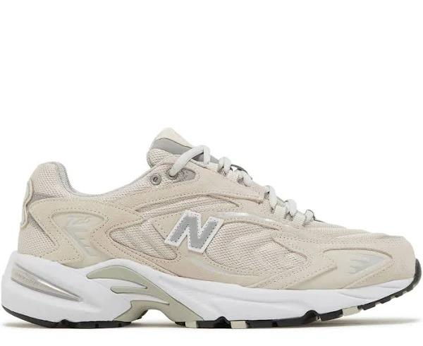 New Balance 725 Beige