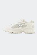 New Balance 725 Moonbeam 5.5 | AfterPay Available