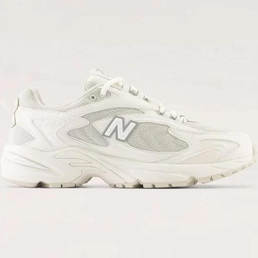 New Balance 725 Moonbeam 5.5 | AfterPay Available