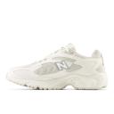 New Balance 725 Sneakers in White