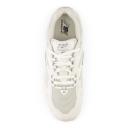 New Balance 725 Sneakers in White