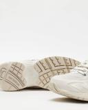 New Balance 725 Sneakers in White