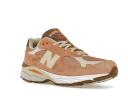 New Balance 990v3 MiUSA size? Exclusive Orange Cream