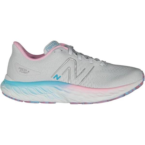 New Balance Evoz Trainers in Grey