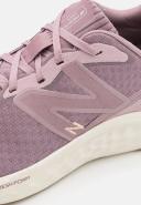 New Balance Fresh Foam Arishi V4 Sneaker in Lilac Chalk Lilac 8