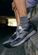 New Balance Men's 327 - Grey/Black (Size 5)