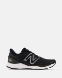 New Balance Men's MSOLVV4 Black/White - Size 7.5