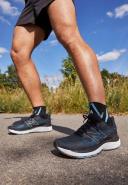 New Balance Men's MVYGOV2 Black/Spring Tide - Size 7.5