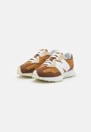New Balance - Mens 327 Sneakers in Brown & White