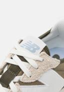 New Balance - Mens 327 Sneakers in Khaki & White