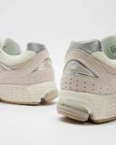 New Balance Unisex 2002R Linen Fog/Sea Salt/Timberwolf - Size 6