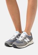 New Balance Unisex 574 Grey/White - Size 5