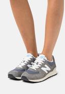 New Balance Unisex 574 Grey/White - Size 6