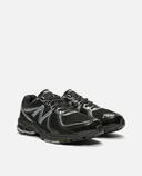 New Balance Unisex 860v2 Black/Silver Metallic - Size 5.5