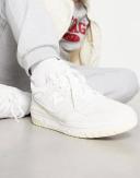 New Balance Women's 550 Sea salt/macadamia Nut/White - Size 7