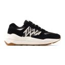 New Balance Women's 5740 - Black/White (Size 6)