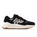 New Balance Women's 5740 - Black/White (Size 7.5)