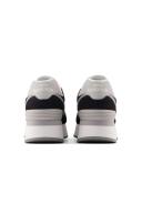 New Balance Women Sneakers - Black / 41