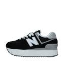 New Balance Women Sneakers - Black / 41