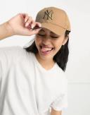 New Era 9Forty Women's Cap - New York Yankees Khaki Camel Beige
