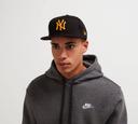 New Era New York Yankees League Essentials 9Fifty Adjustable Snapback - Black S/M