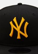 New Era New York Yankees League Essentials 9Fifty Adjustable Snapback - Black S/M