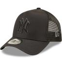 New Era New York Yankees Tonal Trucker Cap in Black