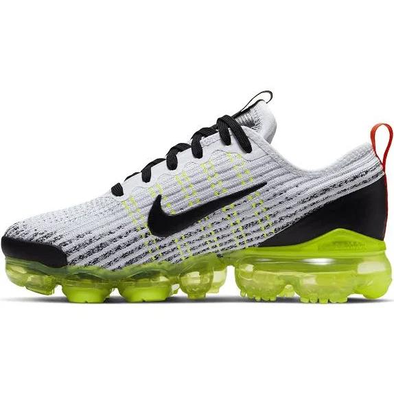 Nike Air VaporMax Flyknit 3 Older Kids' Shoe - White