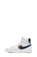 Nike Blazer Mid '77 SE Older Kids' Shoe - White