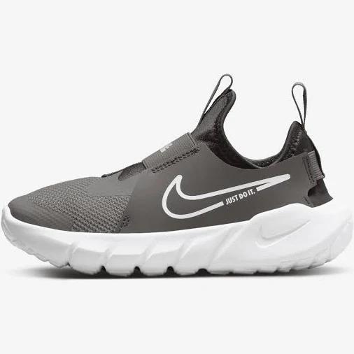 Nike Flex Runner 2 Older Kids' Road Running Shoes - Grey