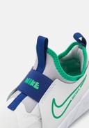 Nike Flex Runner 2 Younger Kids' Shoes - White