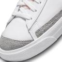 Nike - Mens Blazer Mid 77' Sneakers in White & Orange