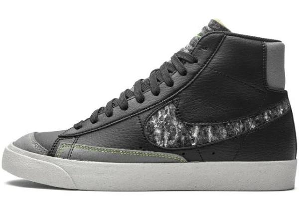 Nike SB Dunk Low Street Hawker Sneakers - Neutrals