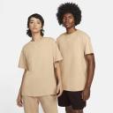 Nike - Sportswear Essential Boyfriend T-Shirt in Hemp