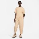 Nike - Sportswear Essential Boyfriend T-Shirt in Hemp