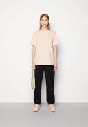 Nike - Sportswear Essentials T-Shirt in Orange