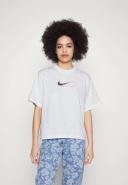Nike - Sportswear OC 3 Short Sleeve T-Shirt in White