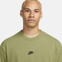 Nike - Sportswear Premium Essentials T-Shirt in Green