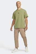 Nike - Sportswear Premium Essentials T-Shirt in Green