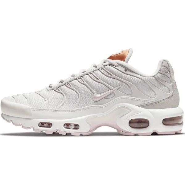 Nike Tuned - Women Shoes - Grey - Size 7.5 - Foot Locker