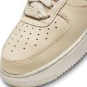Nike Women's Air Force 1 '07 Ess TRND Gold Swoosh Sanddrift/Metallic