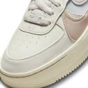 Nike Women's Air Force 1 PLT.AF.ORM Sail/light Silver